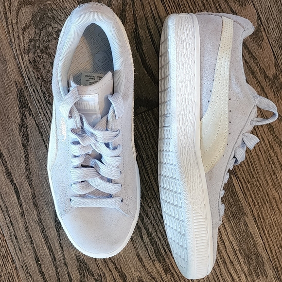 Brand New Puma Womens size 6 blue and white suede sneakers - Picture 7 of 16